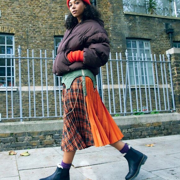 Dr. Martens  Women's Leonore Faux Fur Lined Chelsea Boots - Picture 5 of 13